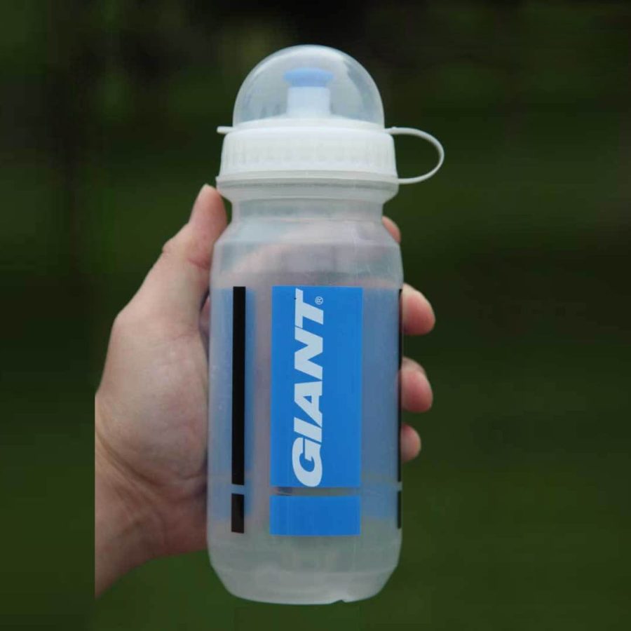 bình nước nhựa Giant